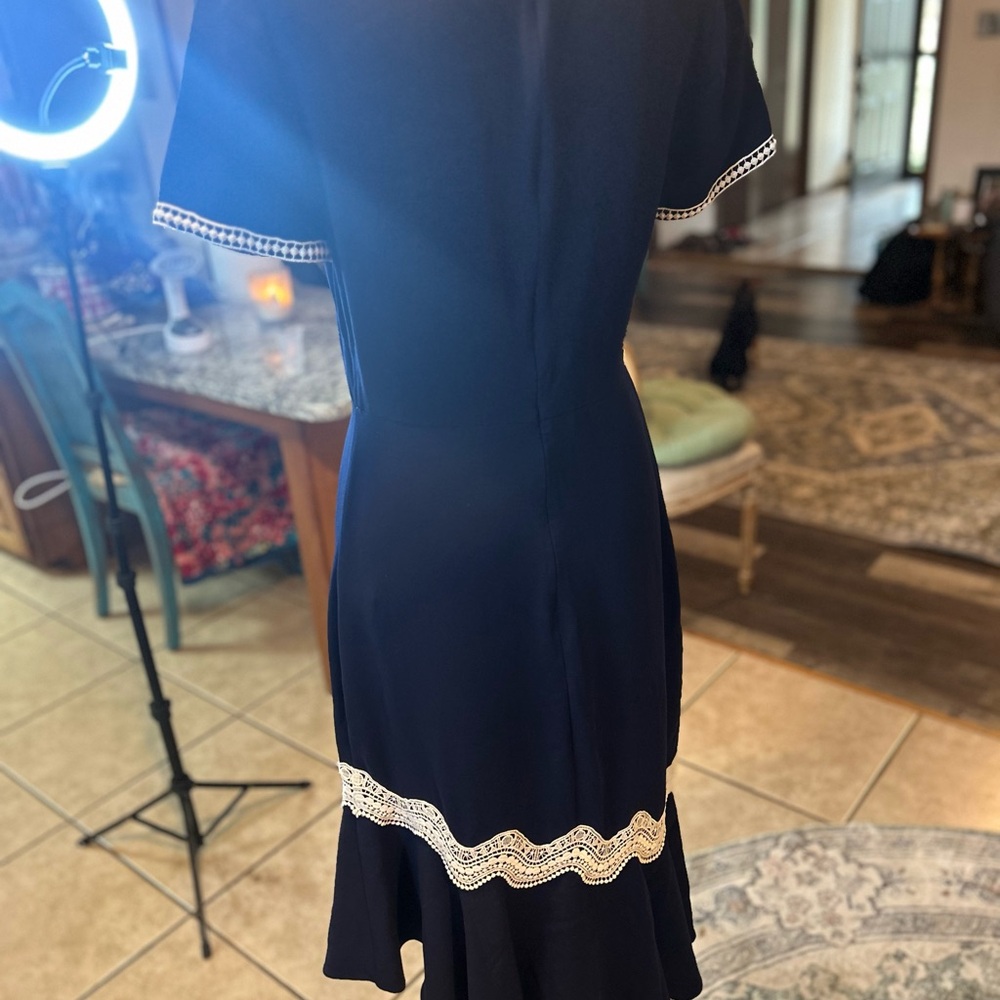 Elegant Navy Blue Dress with White Accents - Picture 6 of 13